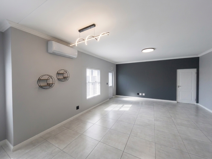 To Let 3 Bedroom Property for Rent in Sunningdale Western Cape